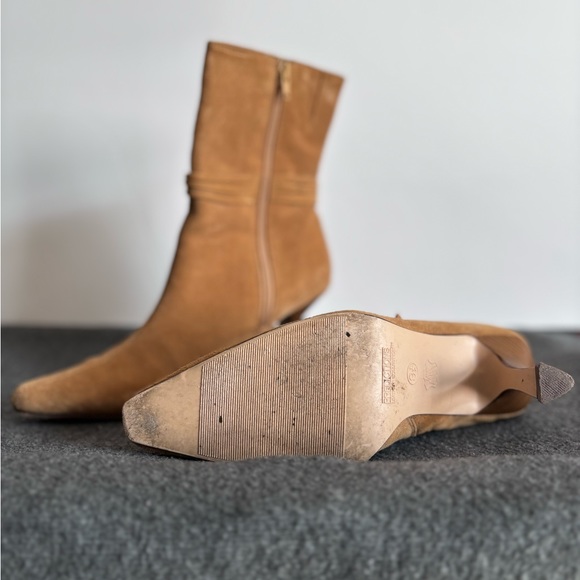 Predictions: Women, Camel, Suede, Mid-calf leather boots. Cowgirl look. Size 9.5 - Picture 4 of 5